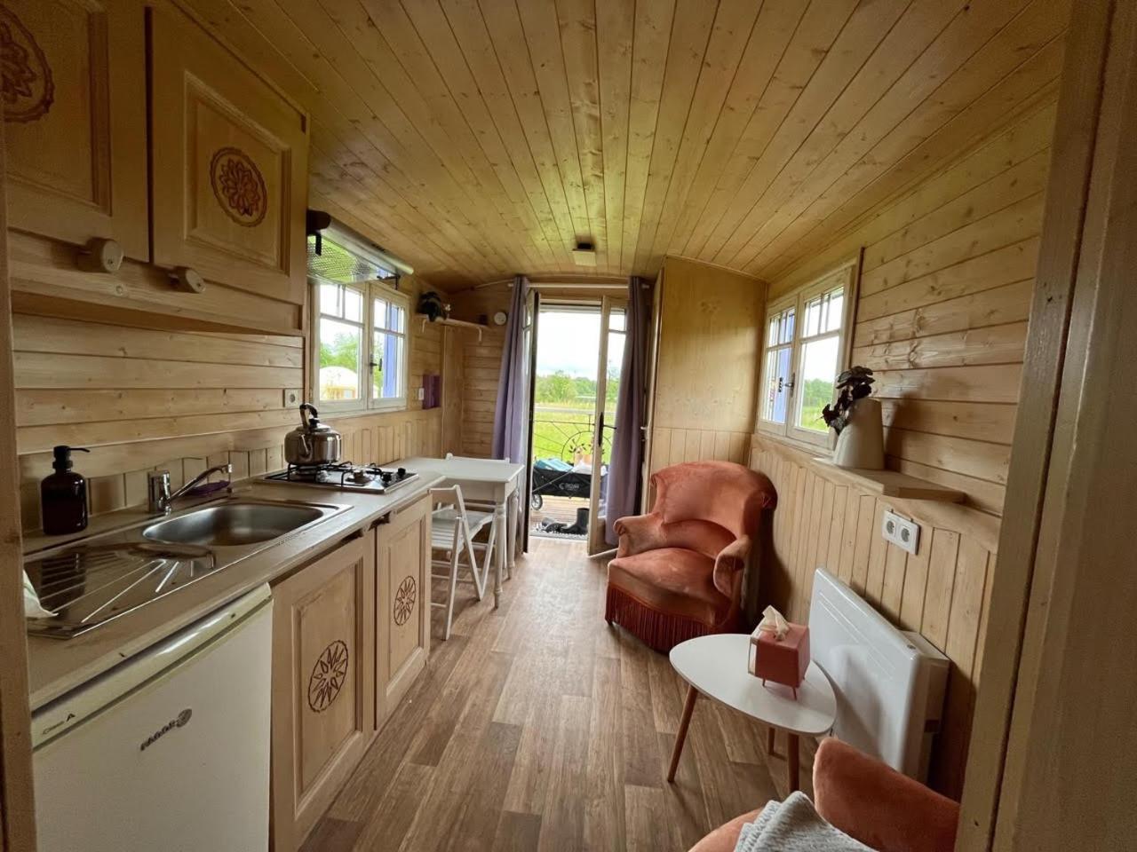 Les Logements Insolites De La Base Nautique Verneuil  Buitenkant foto